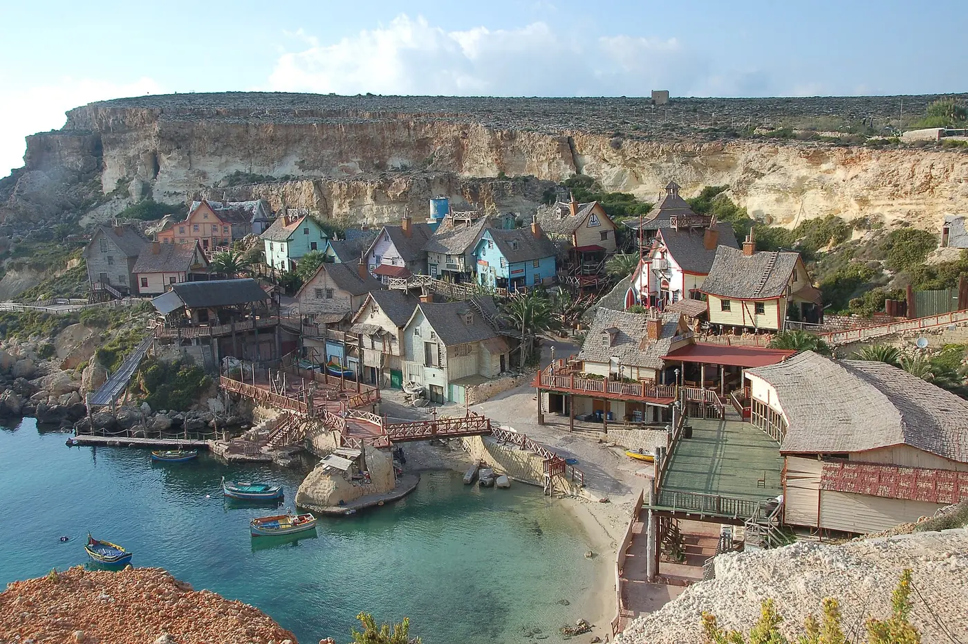 Popeye Village, o cenário do filme Popeye em Anchor Bay, Malta